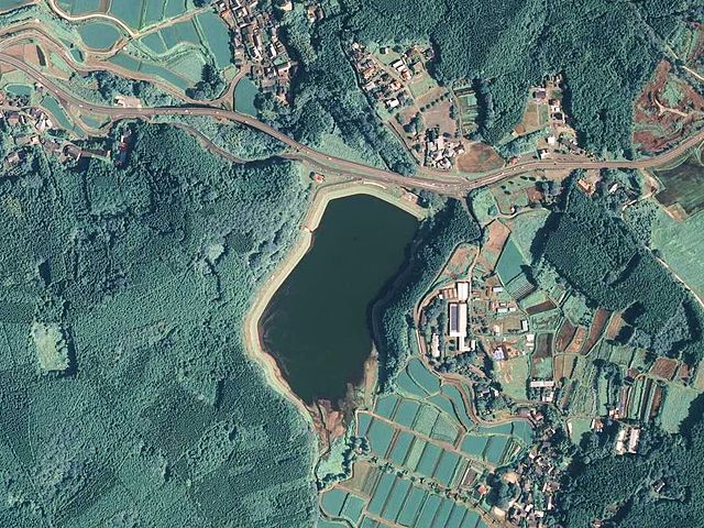 大切畑（おおきりはた）ダム は、熊本県西原村にある農業用のため池、大切畑（おおきりはた）ため池の堰堤（えんてい）で、1855年（安政2年）肥後藩主細川韶邦の命により、白川水系鳥子川に堰堤が建設されました