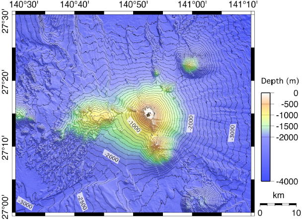 小笠原諸島，西之島火山の地質学的特徴　西之島火山の地形