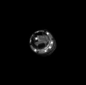 「はやぶさ２」搭載の広角の光学航法カメラ（ONC-W1）で撮影した、分離後の衝突装置（SCI）の様子。撮影時刻：2019年4月5日10時56分（探査機上の時刻・日本時間）撮影高度：小惑星リュウグウ表面から約500m画像のクレジット：JAXA、東京大、高知大、立教大、名古屋大、千葉工大、明治大、会津大、産総研