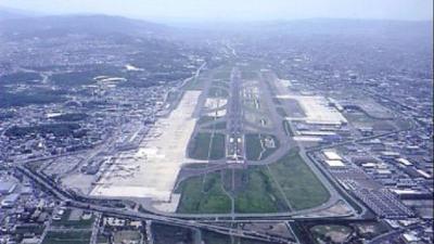 福岡空港（ふくおかくうこう Fukuoka Airport）は、福岡県福岡市博多区大字下臼井にある空港で、空港法では政令で定める空港に区分、福岡市街地から至近距離に位置しており、アクセスに優れ、利便性の高い空港となっています
