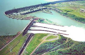 コンバインダム（複合型ダム） ブラジル・パラグアイ・イタイプダム