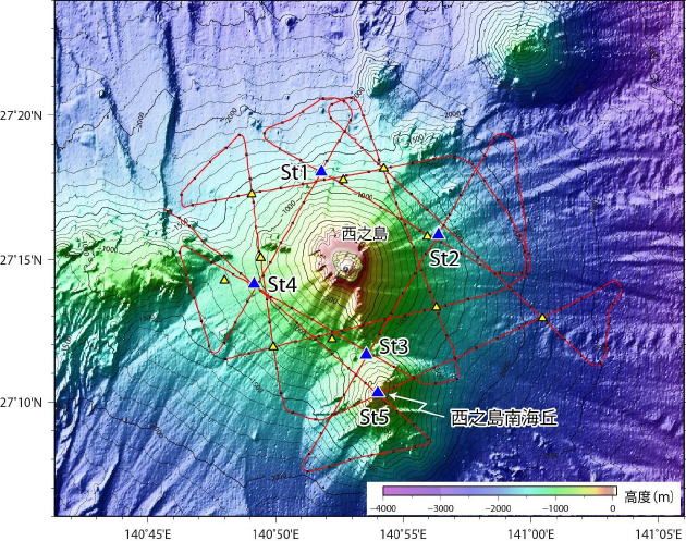 西之島（西ノ島）周辺 海底地震計の配置及びエアガン発震測線（赤線）