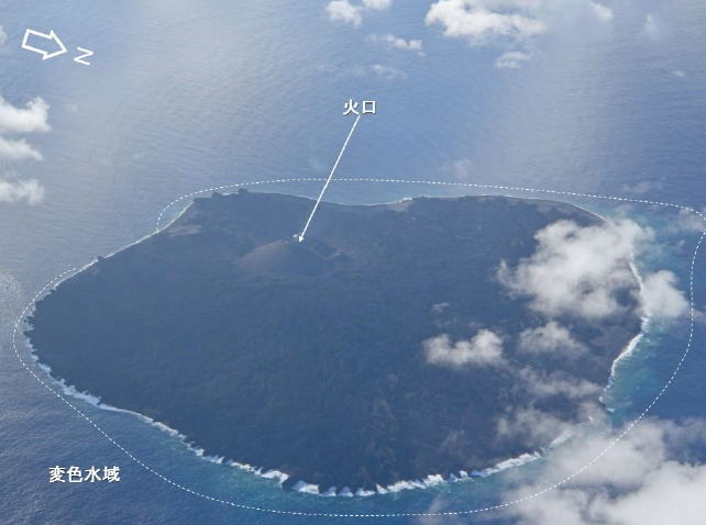 西之島（西ノ島）周囲の変色水域の分布（11月17日撮影）