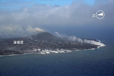 西之島 新島 噴火の様子　2017年4月27日　海上保安庁撮影