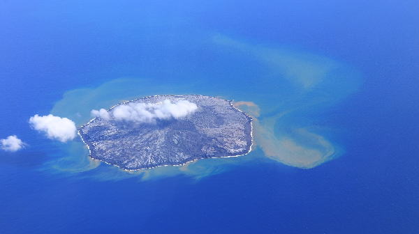2022年5月16日 西之島 新島 遠景 北北西方から撮影