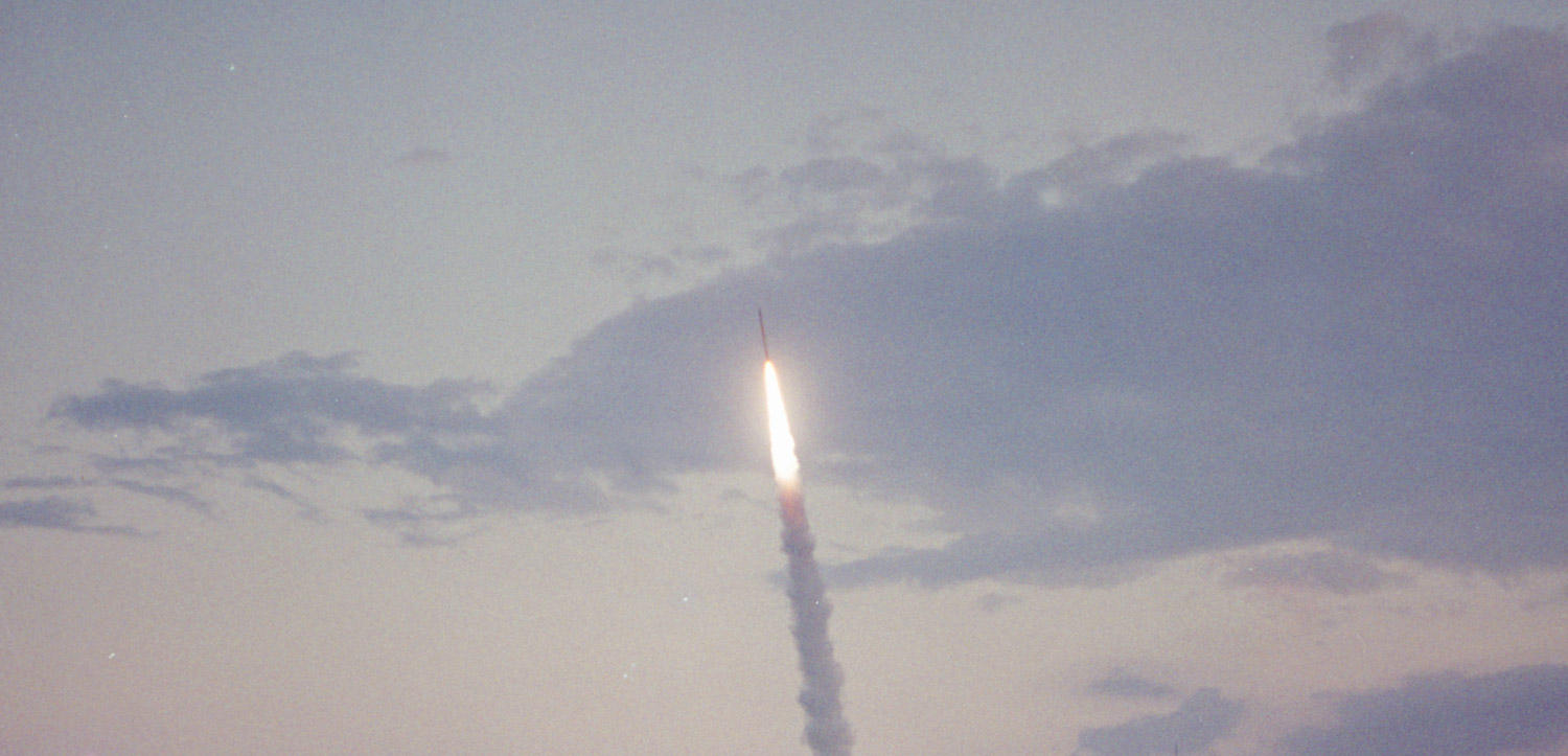 S-210型ロケットは電離層観測のため高度100km以上の上昇性能を満たすものとして計画された。Sはsingle（単段式）、210は外径の210mmに由来。単段式ロケットは歴史的にはIX計画として開始された。